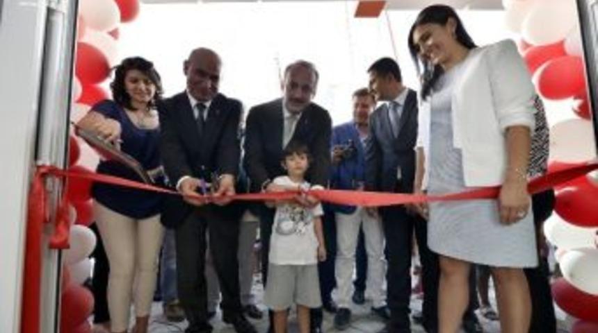 Akg&uuml;l, Mamak&rsquo;ta Yeni Bilim Amerikan K&uuml;lt&uuml;r Koleji&rsquo;nin A&ccedil;ılışına Katıldı