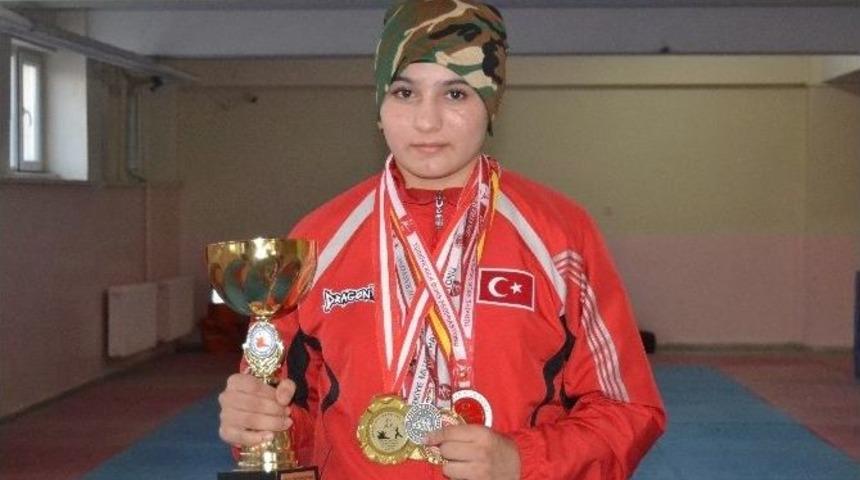 (&ouml;zel Haber) &Ouml;nce Sınıftakileri Sonra Ringdekileri Nakavt Etti