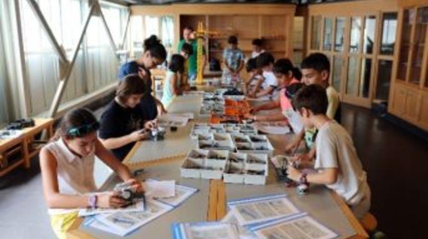 Bilim Merkezi At&ouml;lye &Ccedil;alışmaları S&uuml;r&uuml;yor