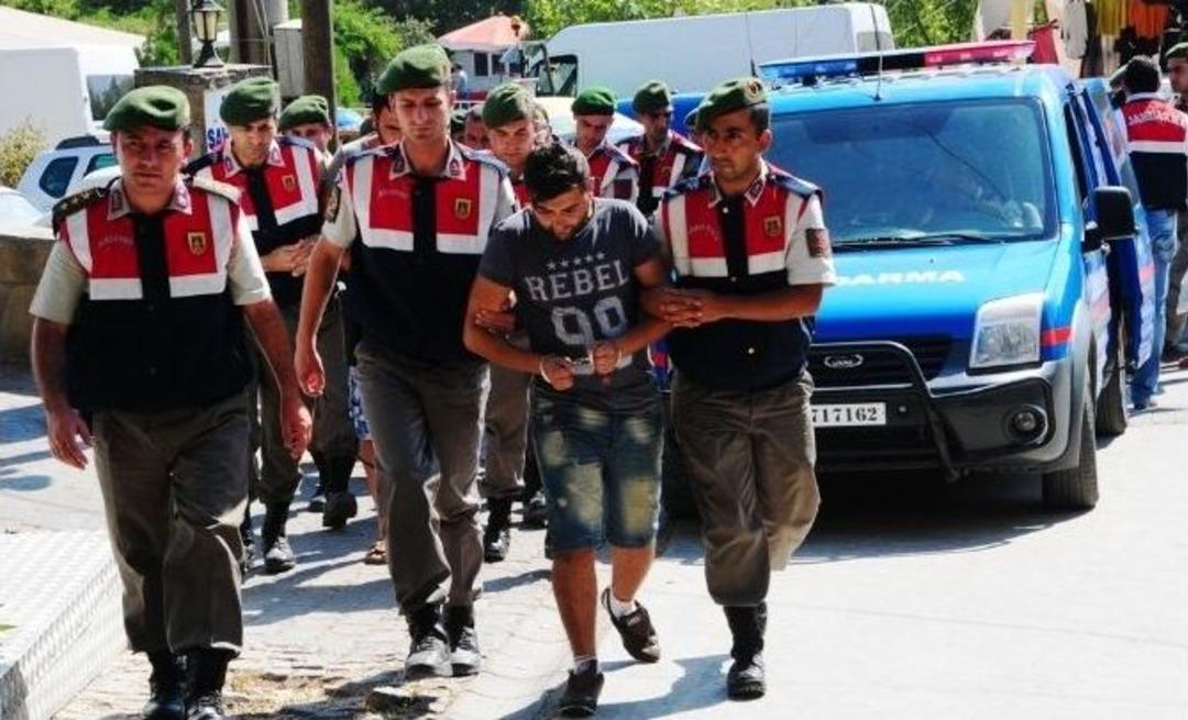 &Ccedil;anakkale&rsquo;de İnsan Ka&ccedil;ak&ccedil;ılığı Yapan &Ccedil;eteye Ağır Darbe