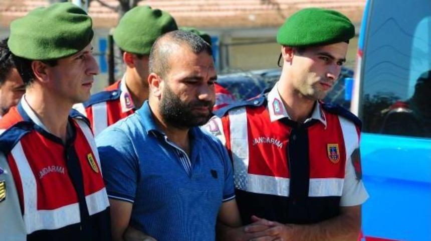 &Ccedil;anakkale'de Insan Ka&ccedil;ak&ccedil;ılığı &Ccedil;etesine Darbe: 9 G&ouml;zaltı