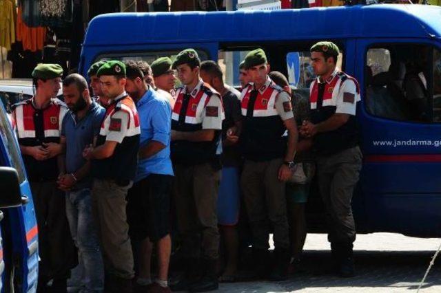 Çanakkale'de Insan Kaçakçılığı Çetesine Darbe: 9 Gözaltı