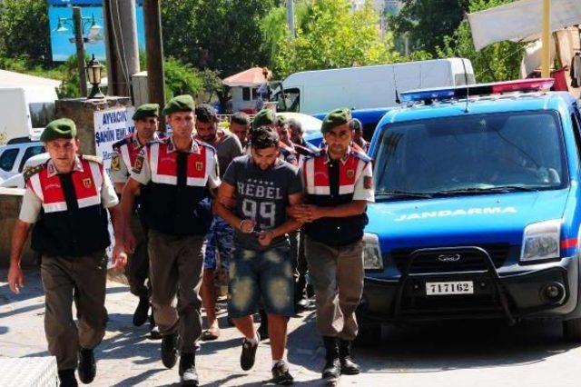 Çanakkale'de Insan Kaçakçılığı Çetesine Darbe: 9 Gözaltı