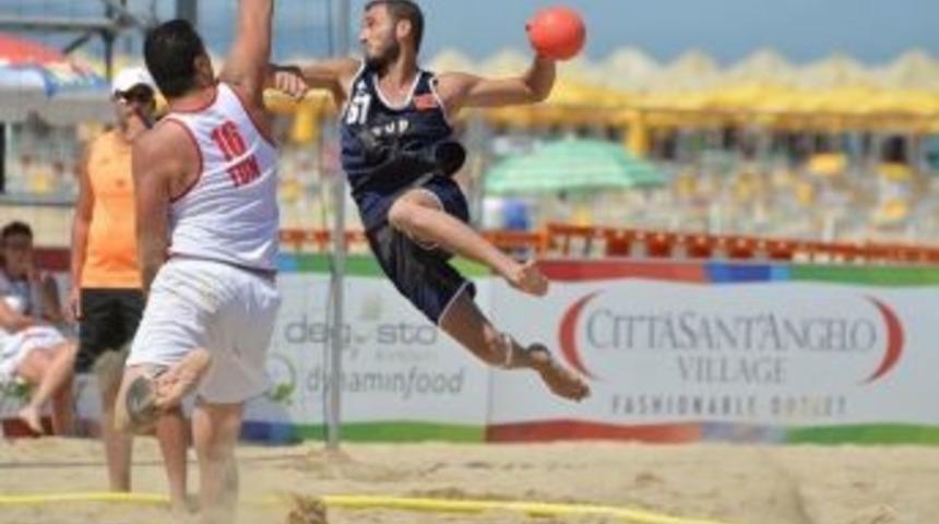 Nil&uuml;fer Belediyesporlu Hentbolcuların Başarısı