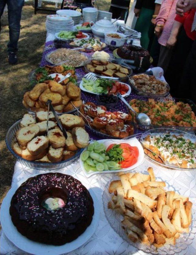 Bayat Ekmeklere Tat Kattılar 1