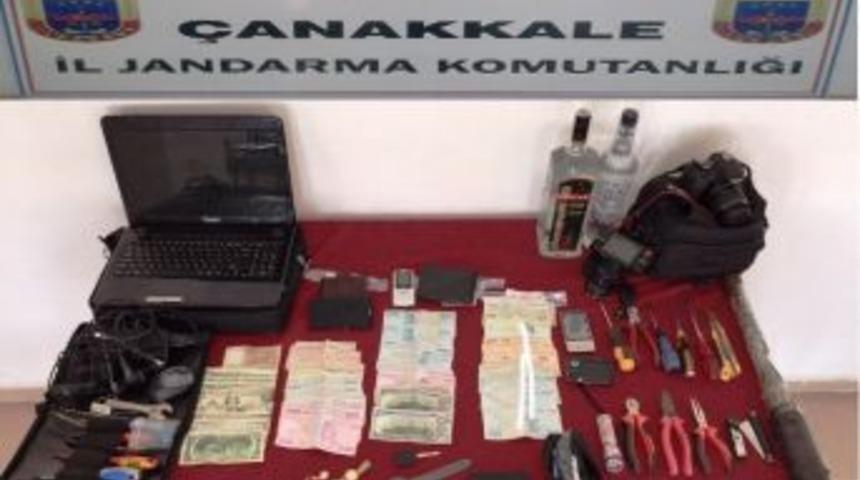 Oto Fareleri Kıskıvrak Yakalandı