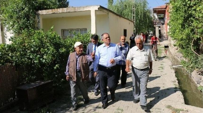 Yahyalı’da Parke Döşeme Çalışmaları Devam Ediyor