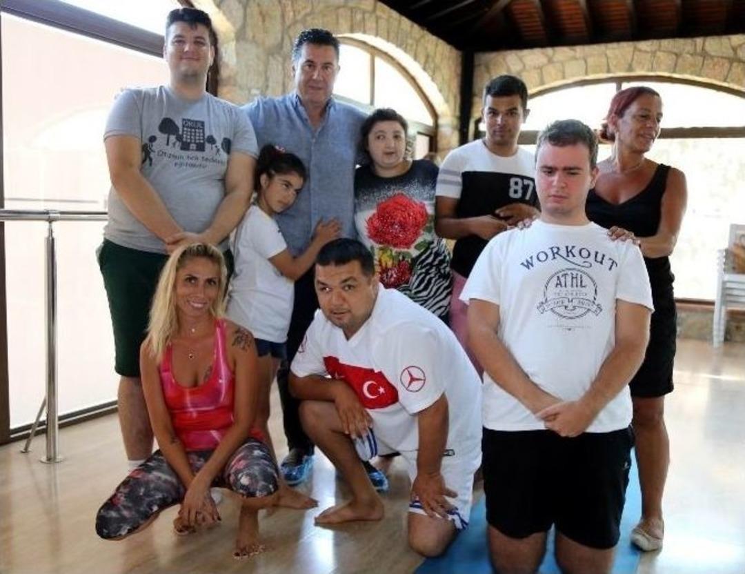 Başkan Kocadon, Yoga - Pilates Dersi Alan Engelli &Ouml;ğrencilerle Buluştu