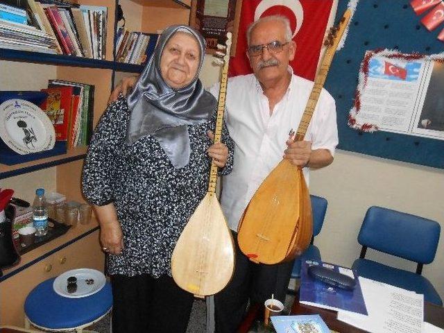 Eskişehirli Şairler Kardeşlik, Barış Ve Sevgi Şiirlerini Okudu