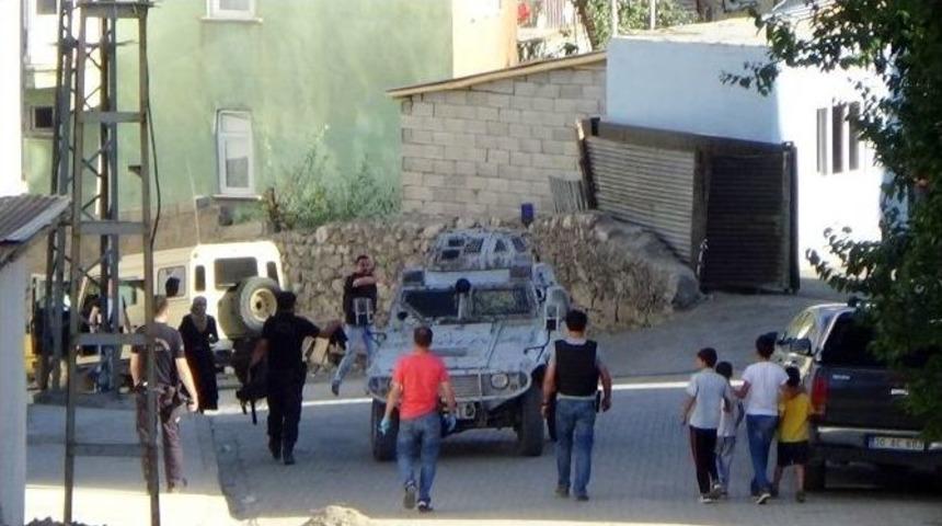 Hakkari&rsquo;de &Uuml;&ccedil; Kişi G&ouml;zaltına Alındı