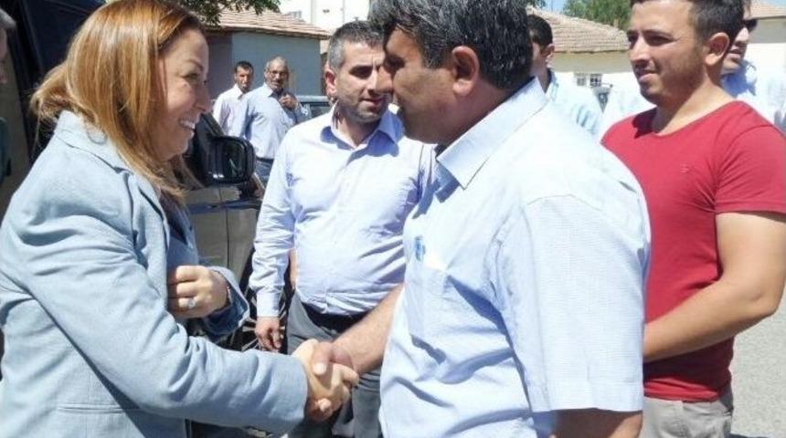 Ak Parti Genel Başkan Yardımcısı &Ouml;znur &Ccedil;alık:
