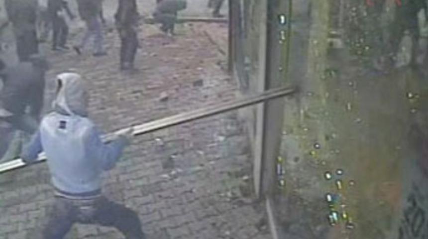 PKK yandaşlarının yağmalama görüntüleri!