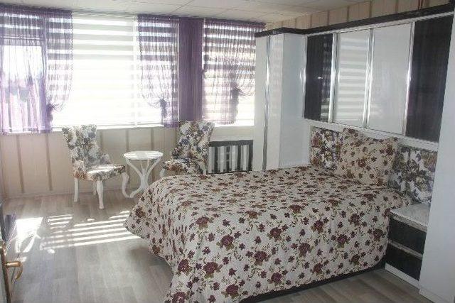 Uyku Bozukluğu Hastalığının &Ccedil;&ouml;z&uuml;m&uuml; "uyku Odaları"nda 1