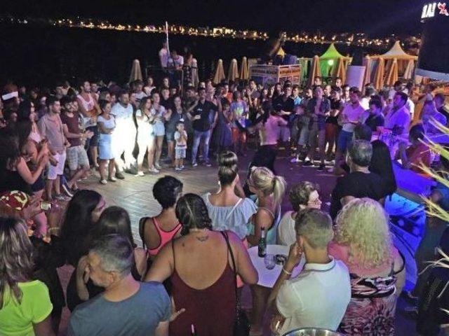 Marmaris'te Gece Ve Gündüz Eğlence Hız Kesmiyor