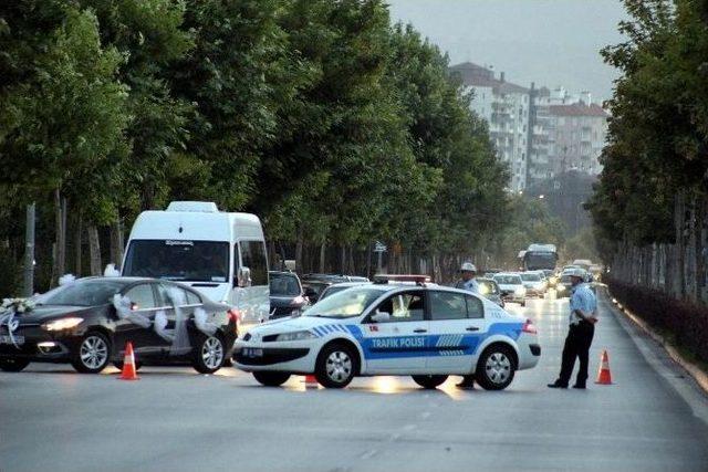 Otobüs Durağında Unutulan Çanta Paniğe Neden Oldu