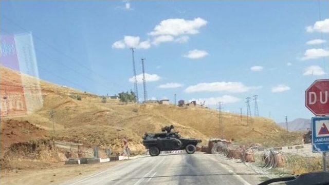 Hakkari-şemdinli Yolunda Sıcak Saatler