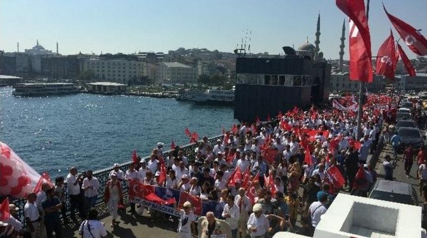 Chp&rsquo;liler Galata K&ouml;pr&uuml;s&uuml;&rsquo;nde &ldquo;barış Zinciri&rdquo; Oluşturdu