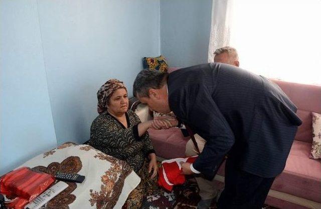 Şehit Ailesinden Bayrağın Geri Alınmasına Tepki 1