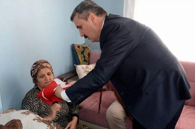 Şehit Ailesinden Bayrağın Geri Alınmasına Tepki 2