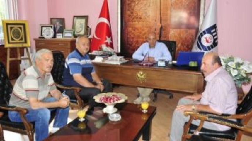 Şehit Aileleri Derneği&rsquo;nden Başkan &Ccedil;alışkan&rsquo;a Teşekk&uuml;r Ziyareti