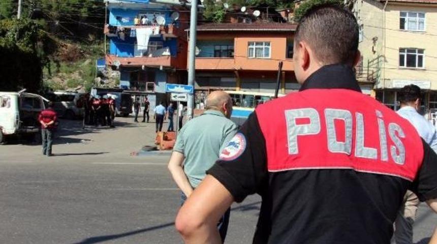 D&uuml;ğ&uuml;n Konvoyunda Para Kavgası: 2 Yaralı