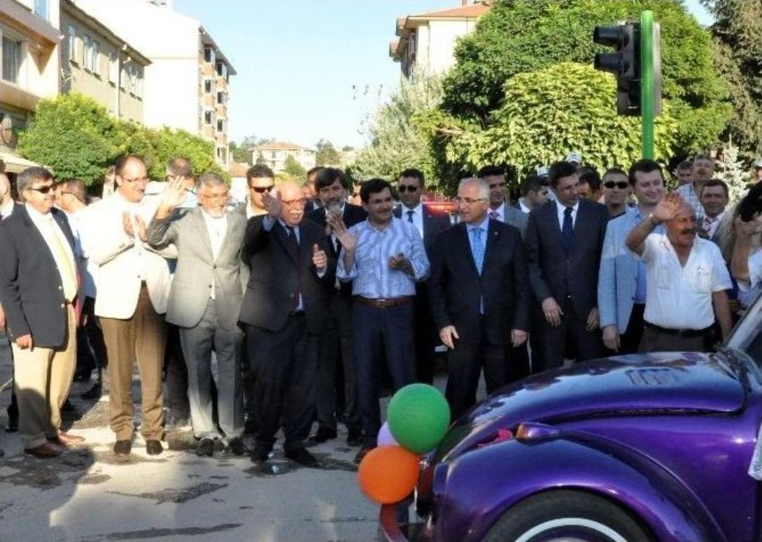 Bakan Avcı Toplu S&uuml;nnet Ş&ouml;lenine Katıldı