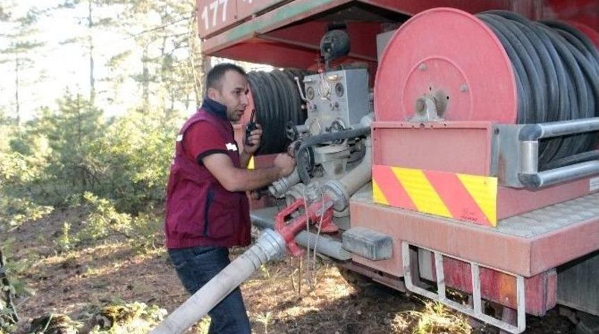 Yıldırım D&uuml;şmesi Sonucu Ormanda Yangın &Ccedil;ıktı