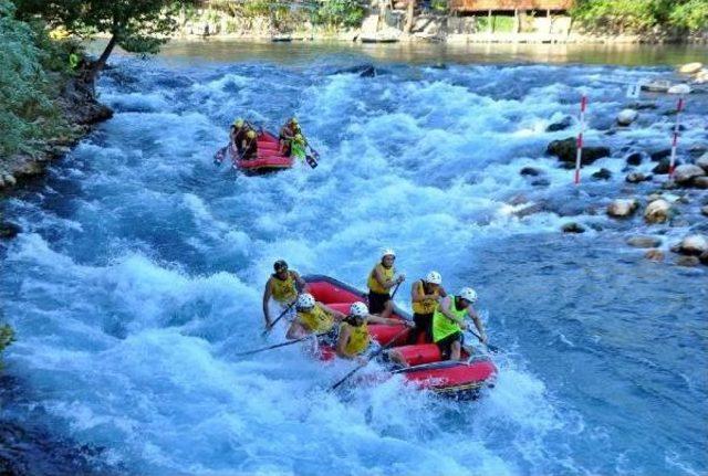 Raftingciler Antalya’Da Yarışıyor