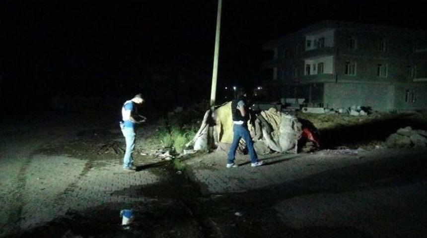 Ter&ouml;ristlerin Bombası Ellerinde Patladı: 1 &Ouml;l&uuml;, 3 Yaralı