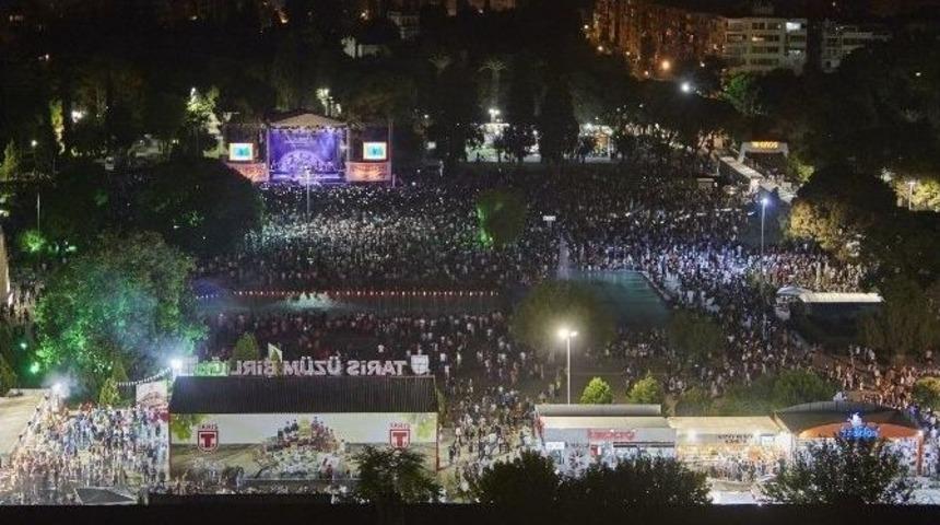 Hadise Ve Boğazi&ccedil;i Caz Korosundan Unutulmaz Gece