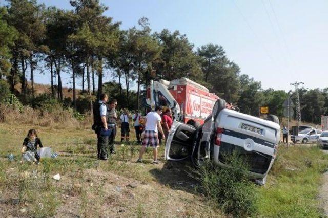 Piknik Yolundaki Kazada 2 Kişi Yaralandı