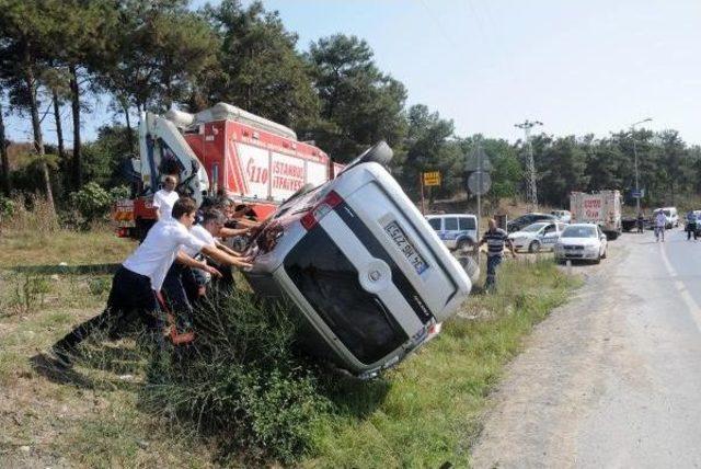 Piknik Yolundaki Kazada 2 Kişi Yaralandı