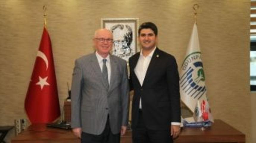 Başkan Kurt, Chp&rsquo;nin En Gen&ccedil; Meclis &Uuml;yesi İle Buluştu