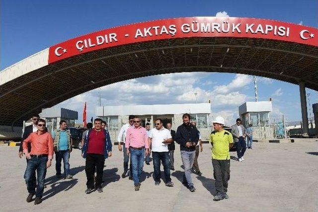 Vali Deniz, Aktaş Sınır Kapısında İncelemelerde Bulundu 1