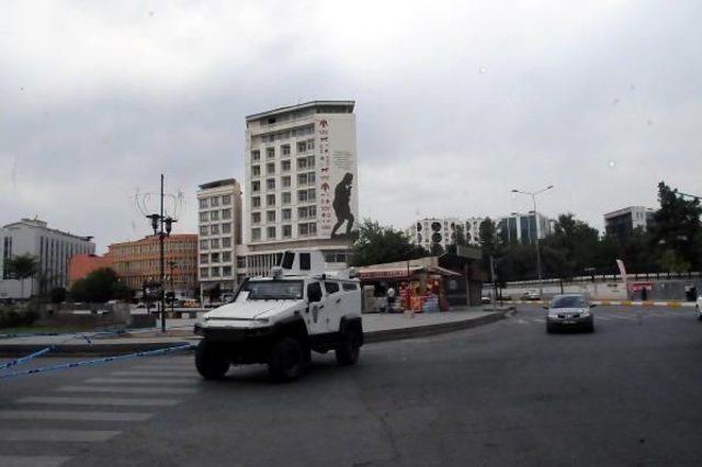 Diyarbakır Kent Merkezinde Polise Roketatarlı Saldırı: 2 Şehit, 3 Yaralı (3)