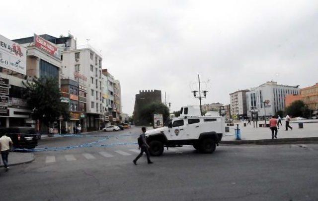 Diyarbakır Kent Merkezinde Polise Roketatarlı Saldırı: 2 Şehit, 3 Yaralı (3)