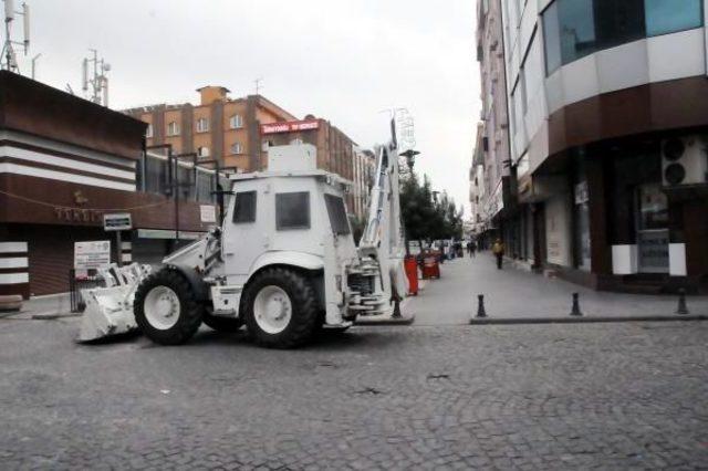 Diyarbakır Kent Merkezinde Polise Roketatarlı Saldırı: 2 Şehit, 3 Yaralı (3)