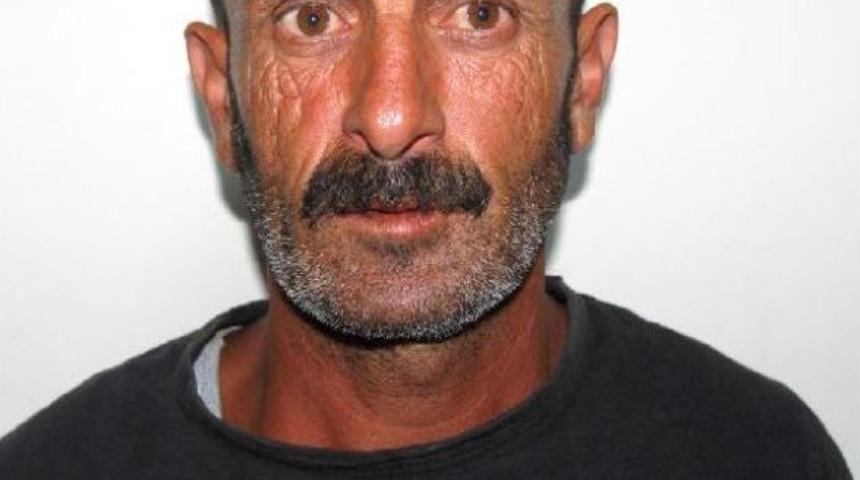 Evinde Esrar, Çatısında Hintkeneviri Ele Geçirildi