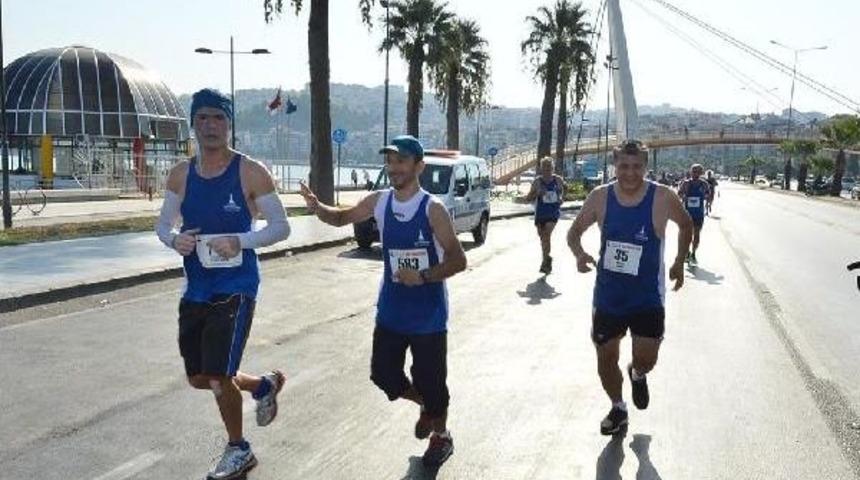İzmir'de 9 Eylül Maratonu Koşuldu