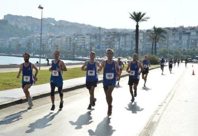 İzmir'de 9 Eylül Maratonu Koşuldu