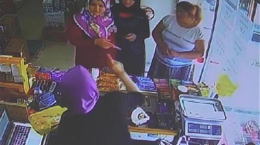 'tırnakçı' Kadın, Güvenlik Kamerasına Yakalandı