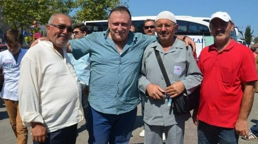 Hacılar Dualarla Uğurlandı