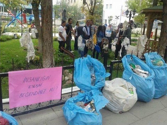 Ekoloji Meclisi&rsquo;nden &lsquo;&ccedil;&ouml;p&rsquo; Sergisi 1