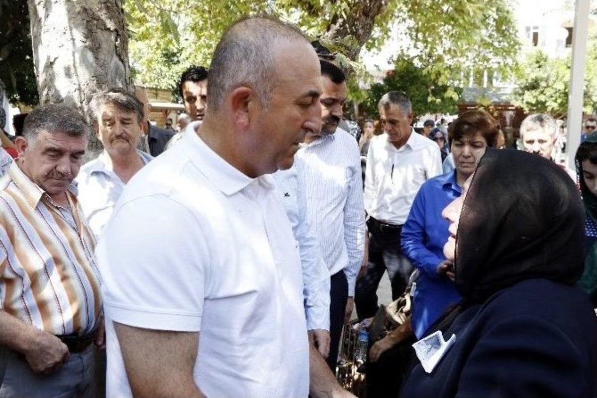 K&ouml;peğe &Ccedil;arpmamak İ&ccedil;in Hayatından Olan &Ccedil;ift Son Yolculuğuna Uğurlandı