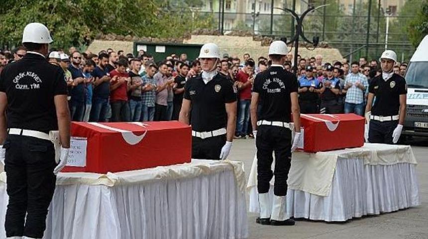 Diyarbakır Kent Merkezinde Polise Roketatarlı Saldırı: 2 Şehit, 3 Yaralı (5)