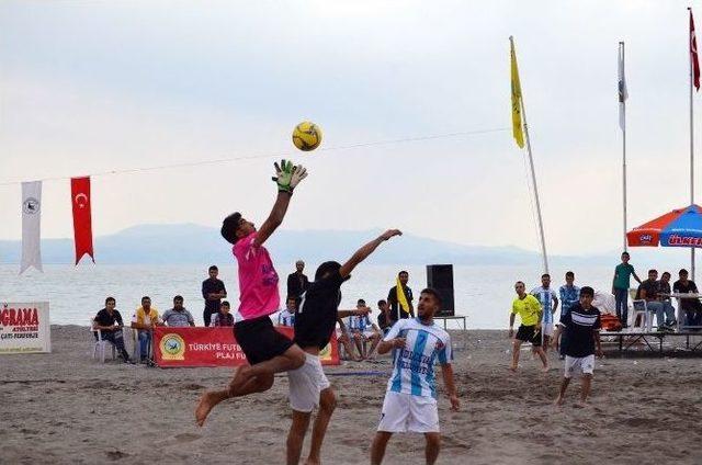 Plaj Futbolu Şampiyonu Adilcevaz Belediye Spor Oldu 1