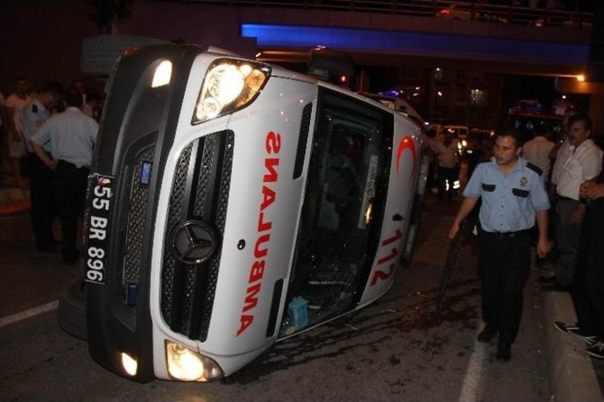 Samsun&rsquo;da Ambulans Kazası: 5 Yaralı