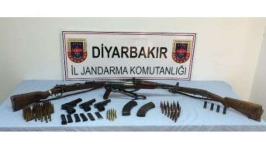 Jandarmadan Silah Ka&ccedil;ak&ccedil;ılarına Darbe