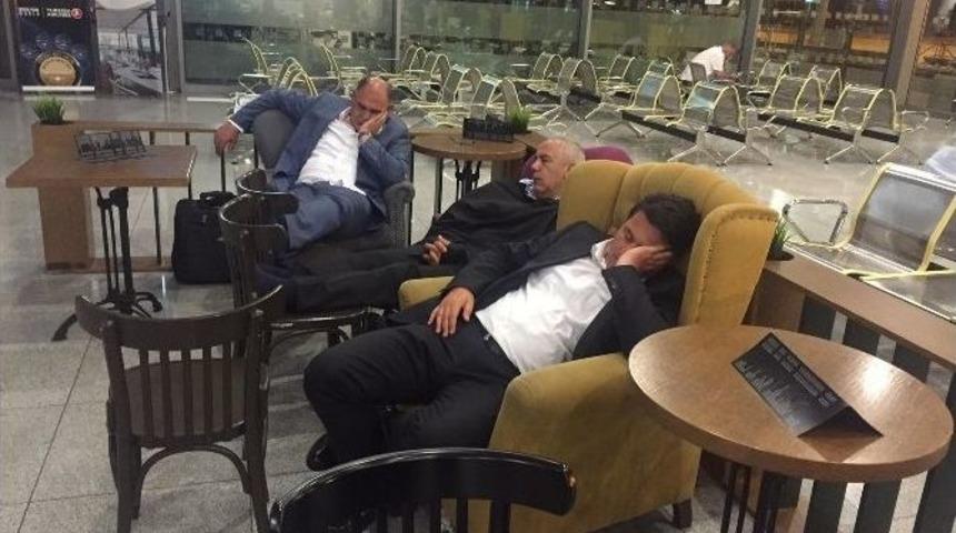 Borajet R&ouml;tar Yaptı, Adana Ekibi Varna Havaalanında Sabahladı