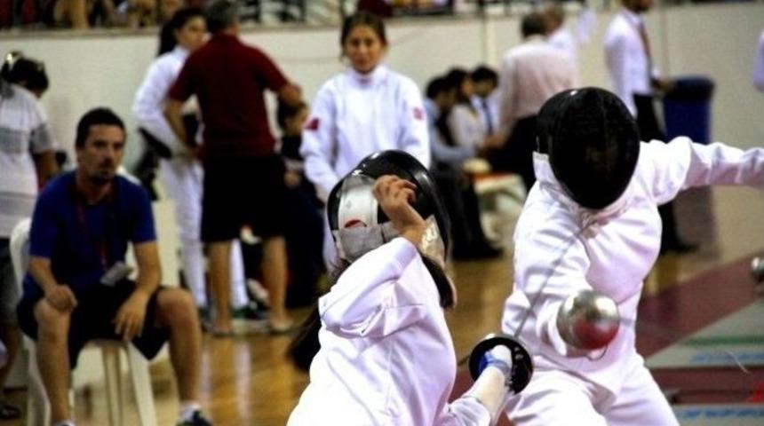 Mersin&rsquo;de D&uuml;zenlenen Eskrim Gen&ccedil;ler T&uuml;rkiye Şampiyonası Sona Erdi